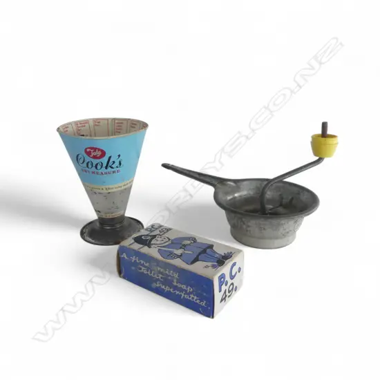 VINTAGE ENGLISH MEASURE + MOULI BABY W.260mm & PC49 SOAP