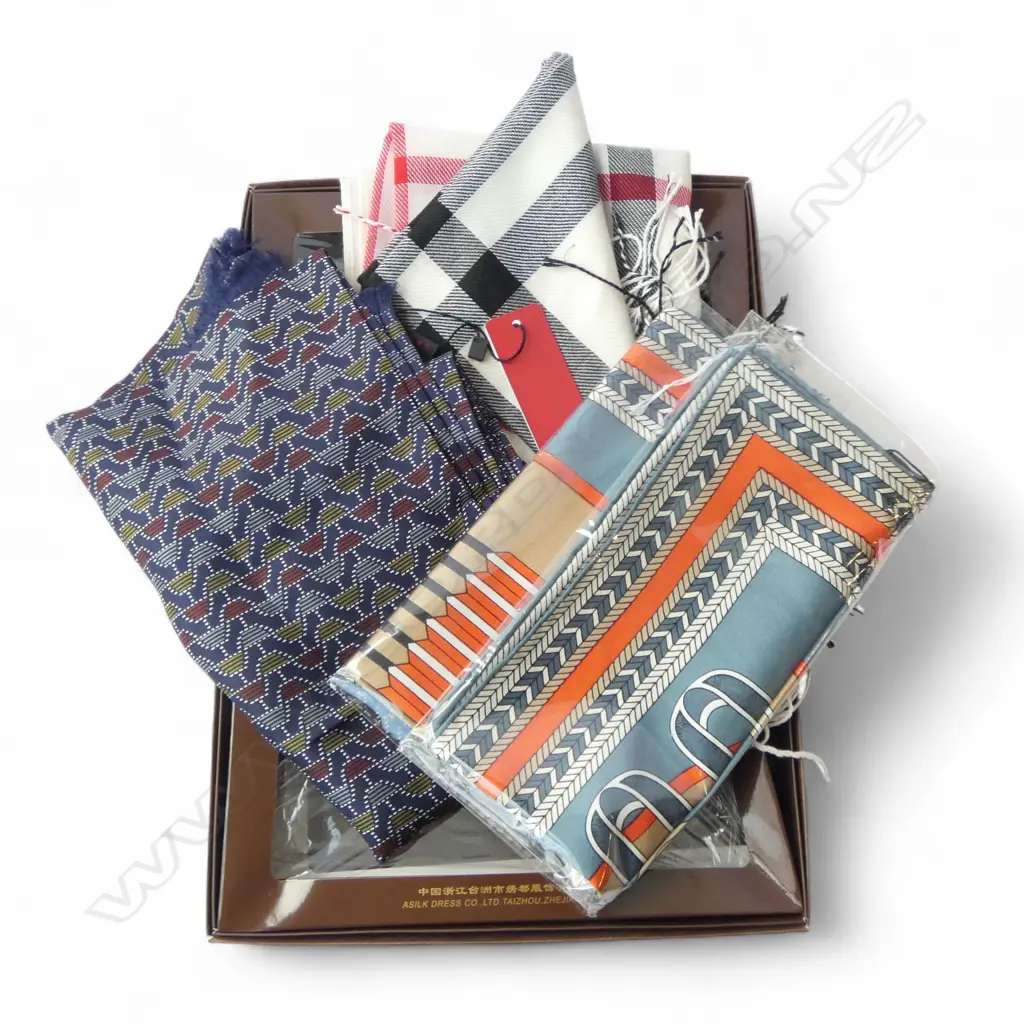 5 SCARVES Image 1++