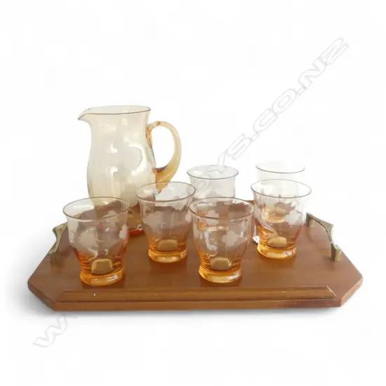 MID CENTURY NATIVE WOODS GALLERY TRAY L450MM & PINK GLASS  WATER JUG H200MM & 6 MATCHING GLASSES