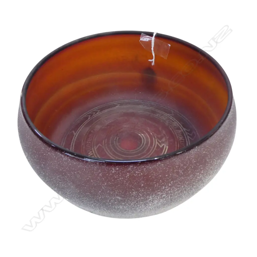 TE RONGO KIRKWOOD RED ART GLASS BOWL Dia.240mm  Image 1++