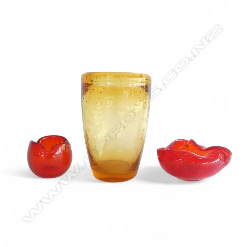 3 ITALIAN ORANGE & RED  RETRO GLASS; VASE & 2 BOWLS H200MM TALLEST Image 1++