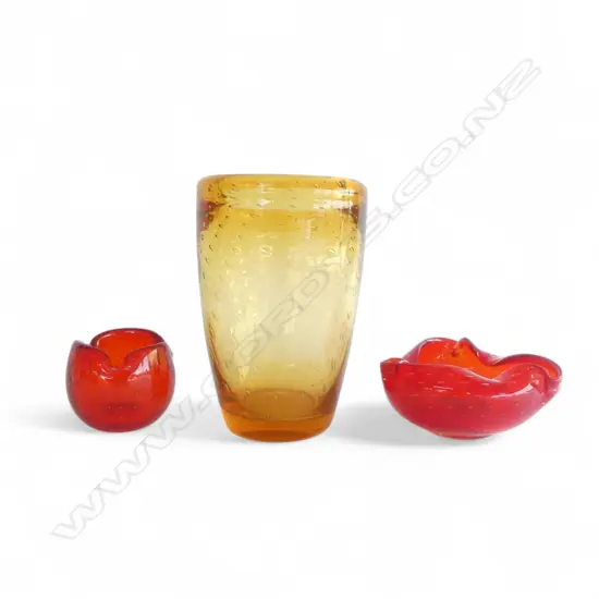 3 ITALIAN ORANGE & RED  RETRO GLASS; VASE & 2 BOWLS H200MM TALLEST