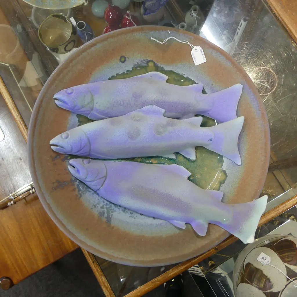 PAUL LAIRD N.Z. STUDIO POTTERY 'TROUT' WALL PLATTER Dia.480mm small chip to tail, featured newspaper clipping Image 1++