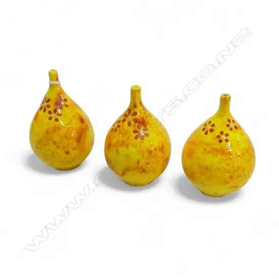 THREE KEUM SUN LEE SML YELLOW POSY VASES, H.90mm