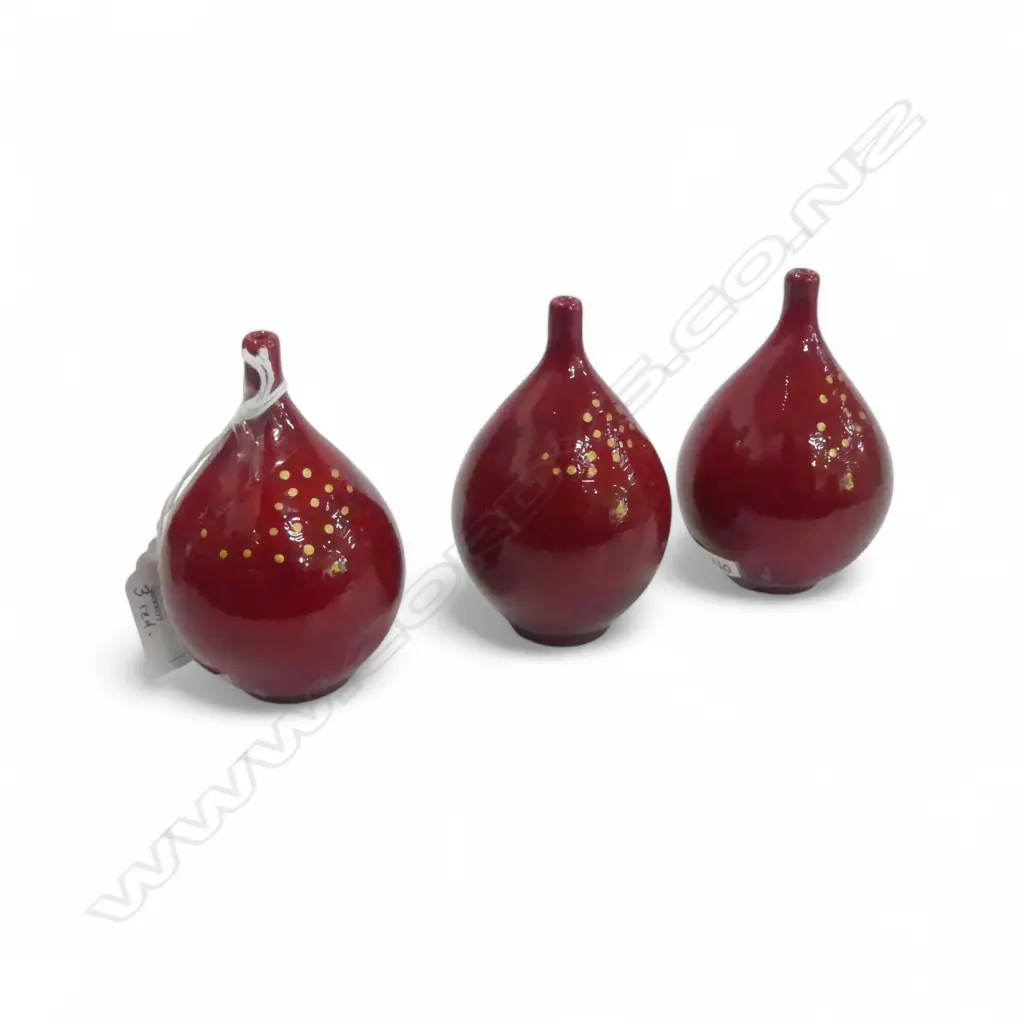 THREE KEUM SUN LEE SML RED POSY VASES, H.90mm Image 1++