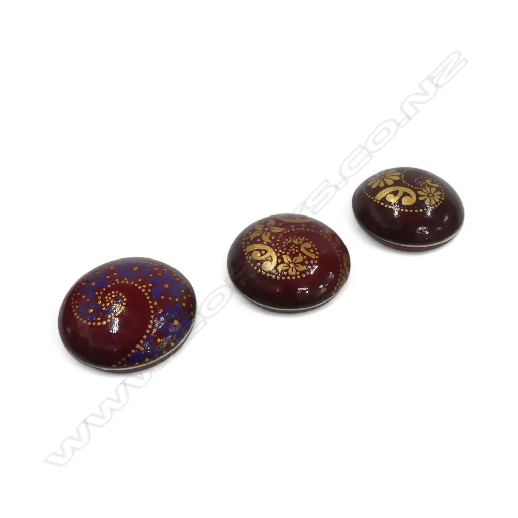 3 GLAZED PORCELAIN TRINKET BOXES by KEUM SUN LEE, burgundy & gold Image 1++