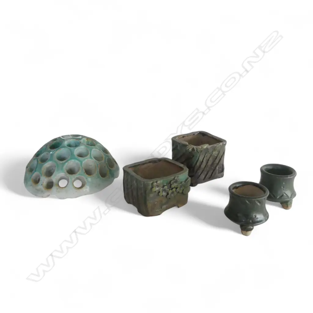 3 PCES GREEN POTTERY (2 PRS + FROG 215mm dia) Image 1++