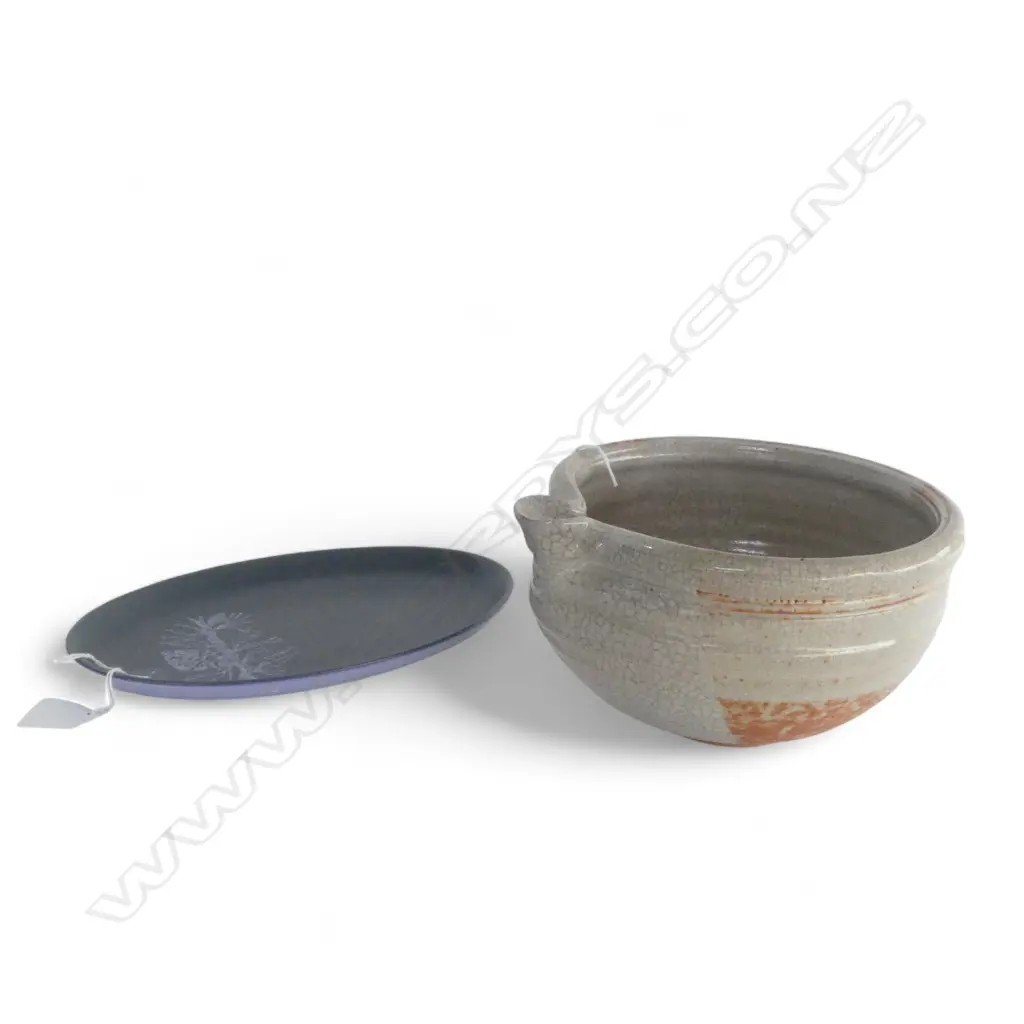 2 PCS NZ STUDIO POTTERY BOWL BY ROSS RICHARDS DIA 200MM & DOROTHY THORP  ALPINE DISH L240MM Image 1++