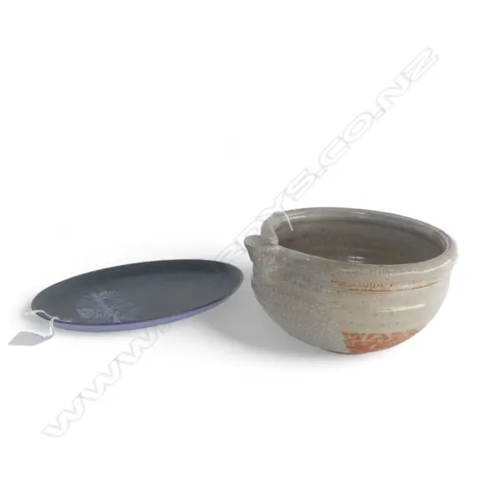 2 PCS NZ STUDIO POTTERY BOWL BY ROSS RICHARDS DIA 200MM & DOROTHY THORP  ALPINE DISH L240MM