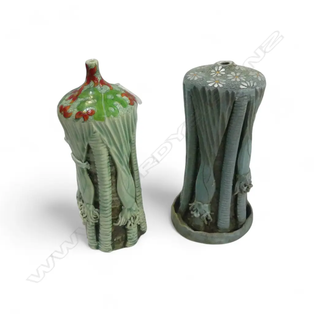 TWO KEUM SUN LEE NIKAU VASES, H.200mm Image 1++