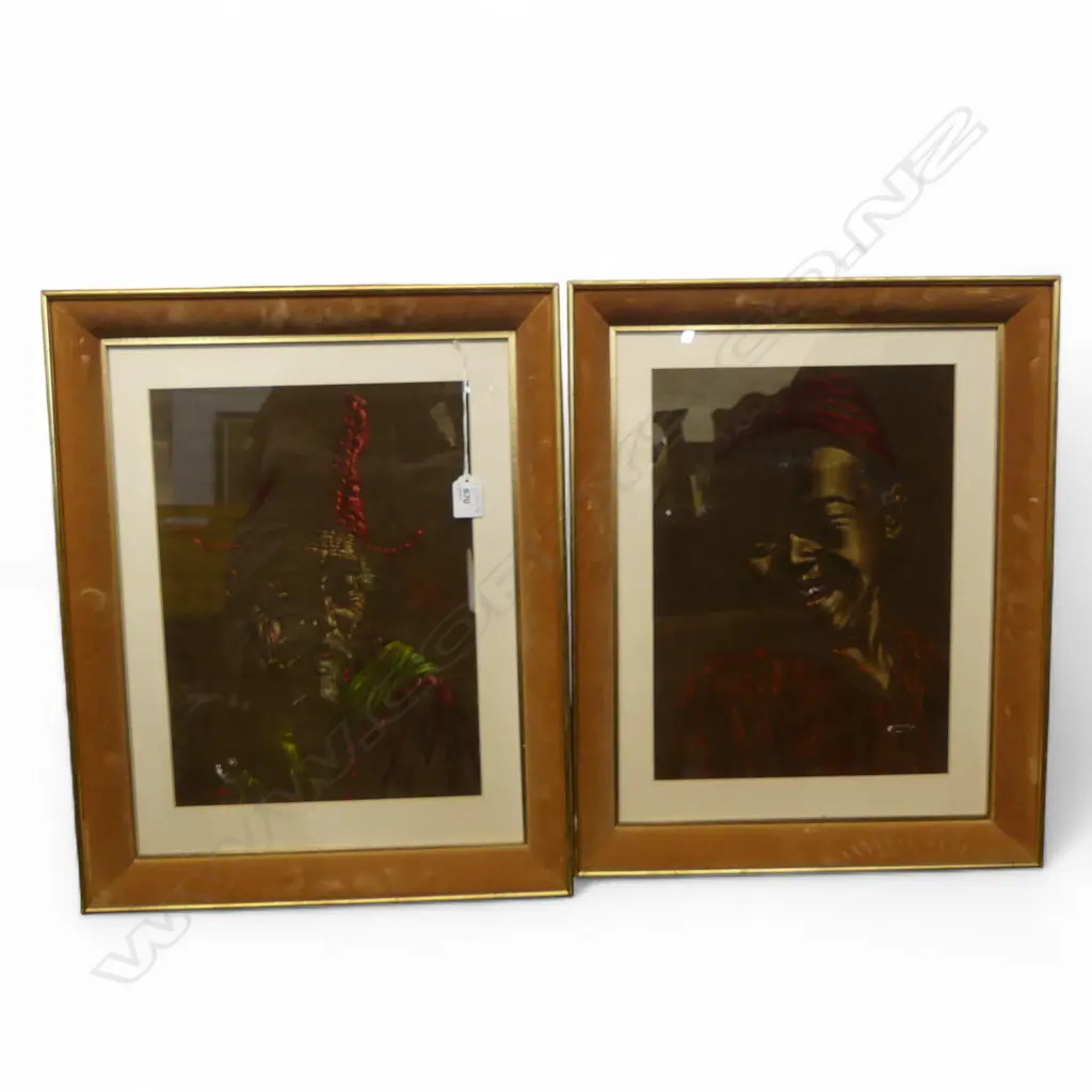 PR ORIENTAL PORTRAITS ON VELVET SIGNED A. DEVI 355x265mm Image 1++