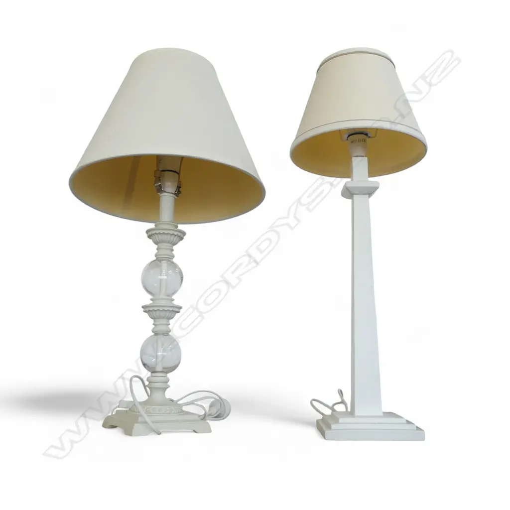 2 MODERN WHITE TABLE LAMPS H.665mm Image 1++