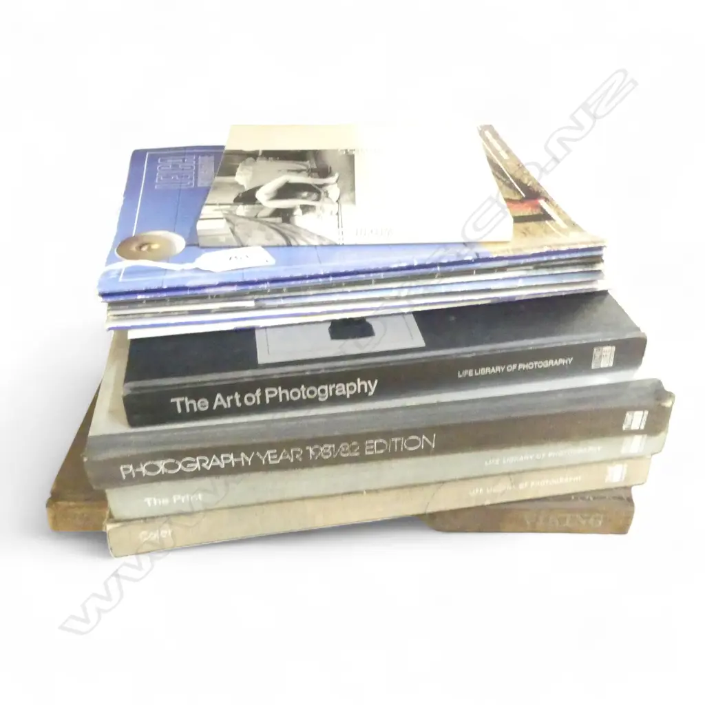   PHOTOGRAPHIC BOOKS & MAGAZINES Image 1++