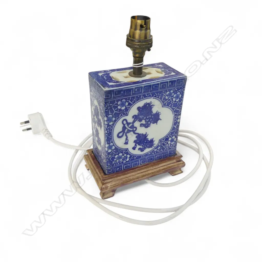 CHINESE B/W TABLE LAMP, BASE ONLY H.230mm Image 1++