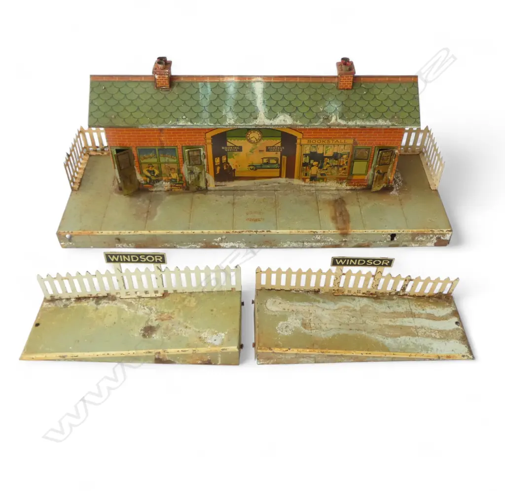 ORIGINAL BOXED HORNBY VINTAGE TIN WINDSOR RAILWAY STATION L440MM Image 1++