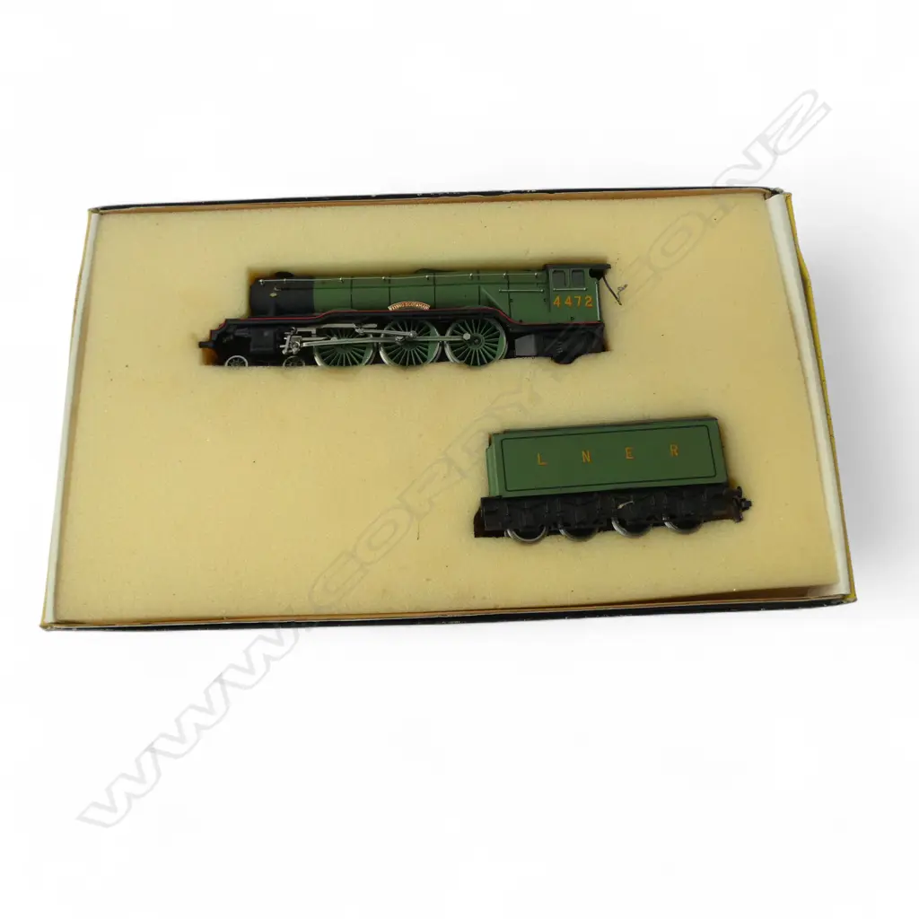 TRIX MINT & BOXED FLYING SCOTSMAN ENGINE & TENDER Image 1++