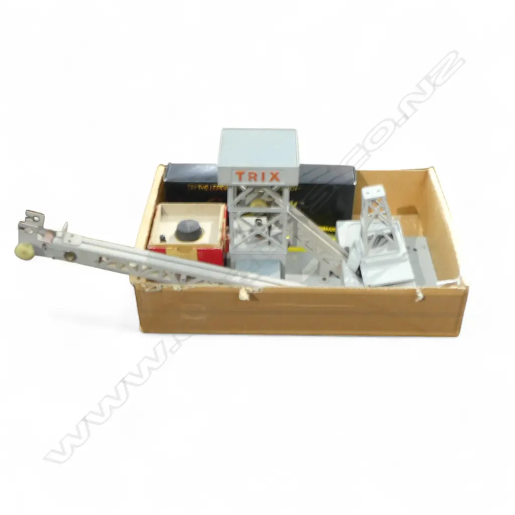 MINT & BOXED VIRGINIAN MODEL ENGINE & TRIX MODEL LOADER & SWITCH Image 1++
