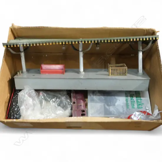 TIN TOY VINTAGE RAILWAY STATION L460MM PART ENGINE & CARRAGE