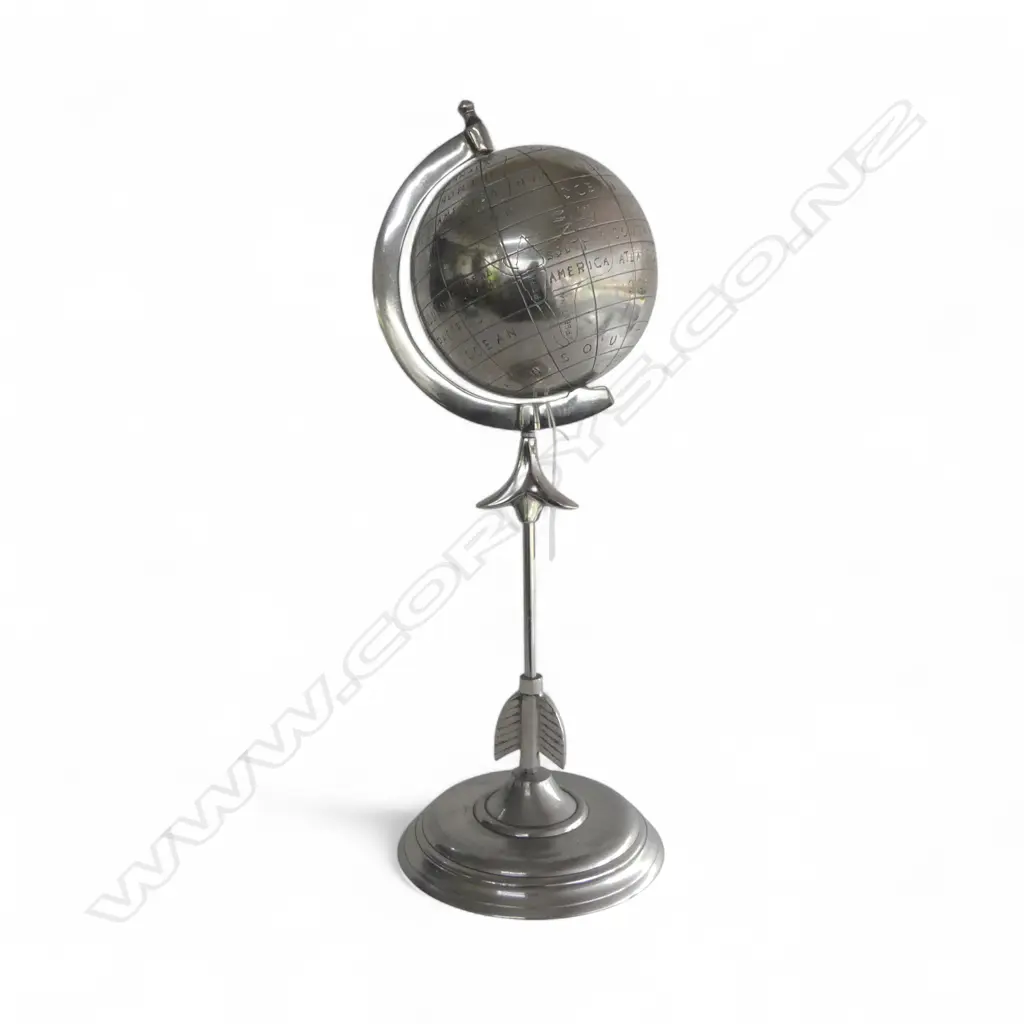 METAL GLOBE ON ARROW FORM STAND H.490mm Image 1++