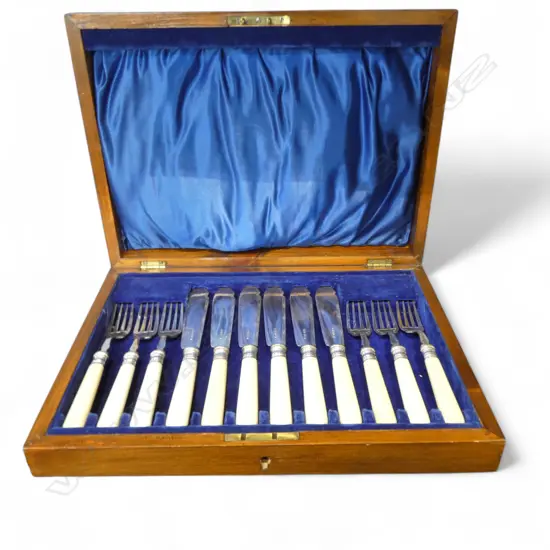 12 PCE FISH SET, BOXED