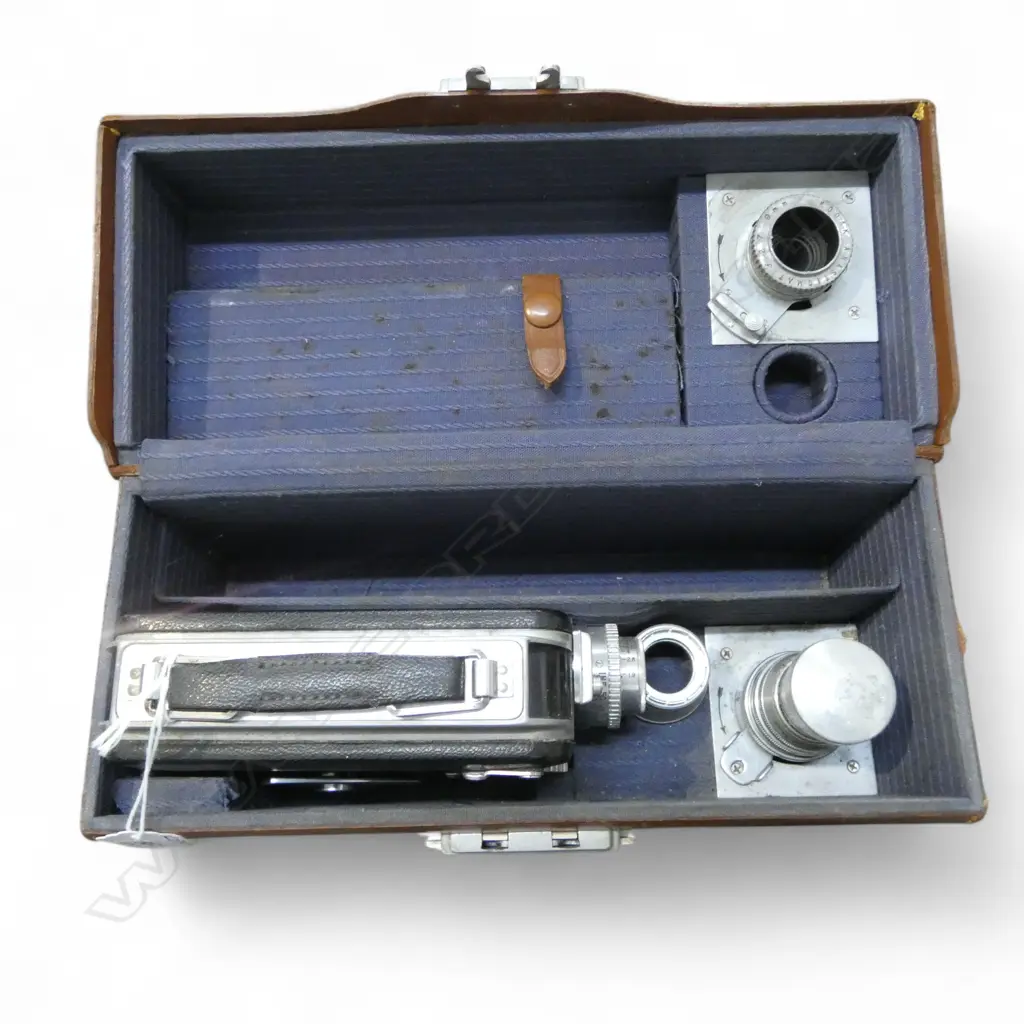 CASED VINTAGE 8MM CINE-KODAK MOVIE CAMERA L255PHANTS Image 1++