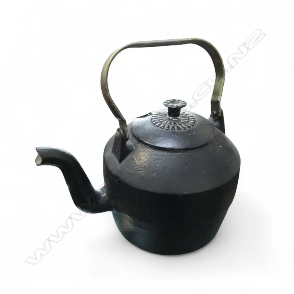 CAST IRON TEAPOT H.290mm Image 1++