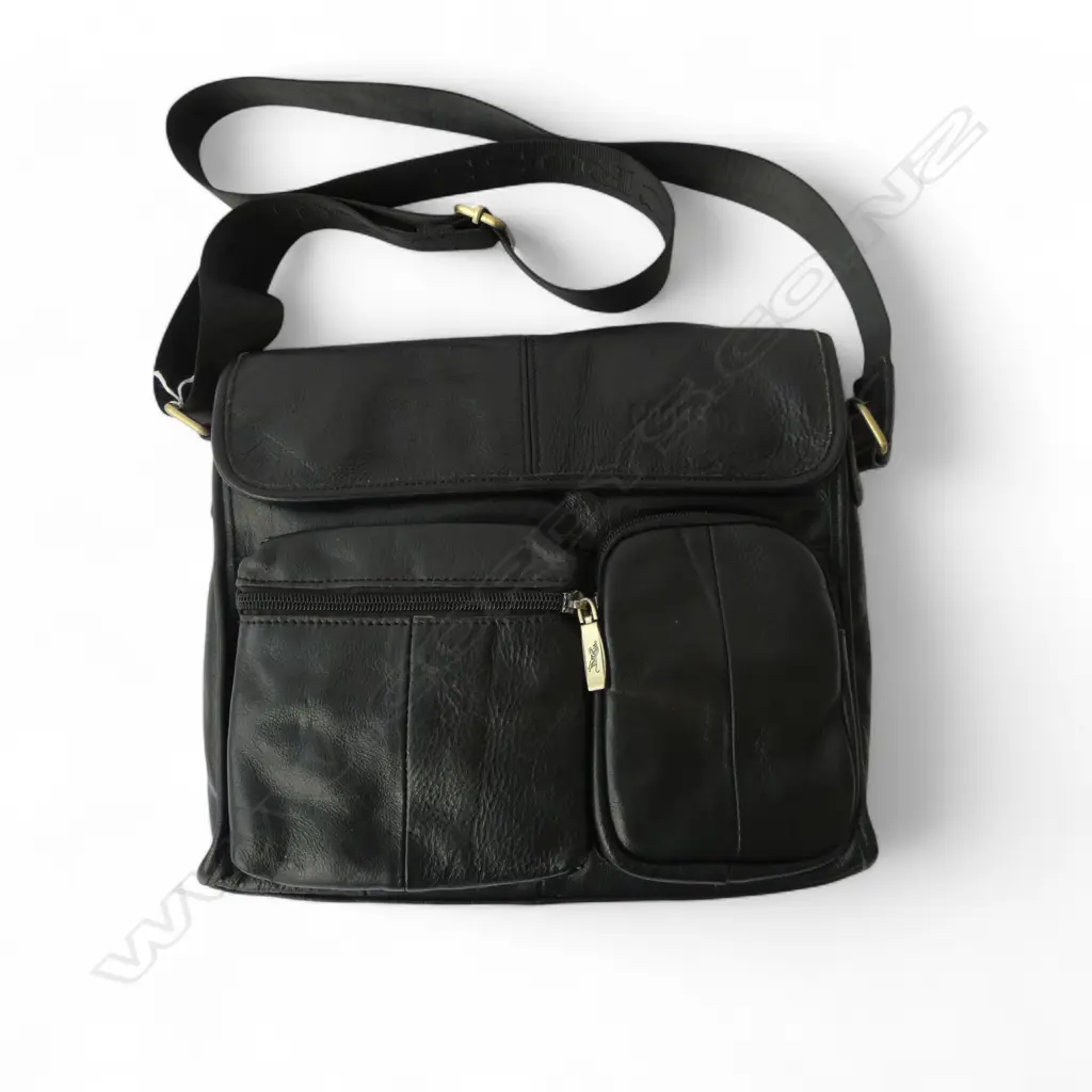 'CROSS OX' BLACK LEATHER BAG 250x300mm Image 1++