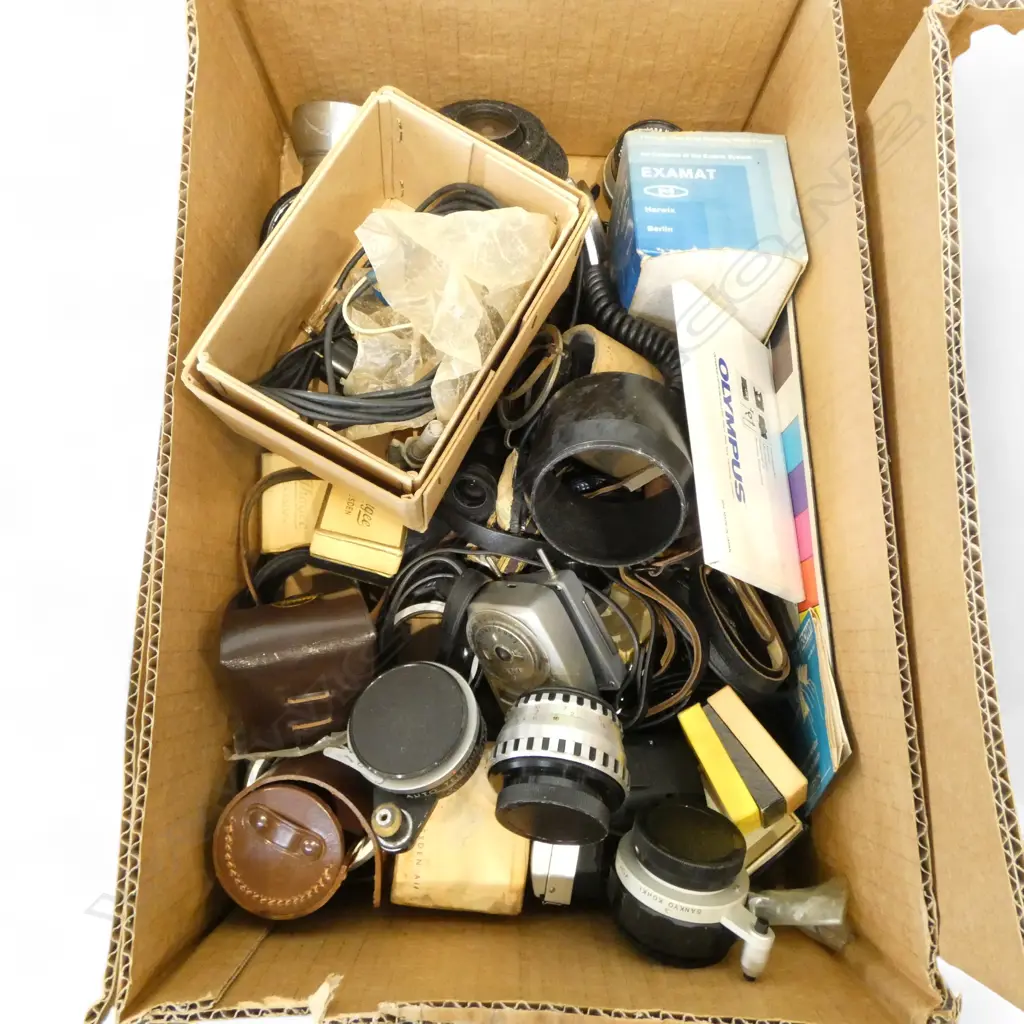 ASST. CAMERA ACCESSORIES; LENSES, STRAPS, FLASHES etc Image 1++