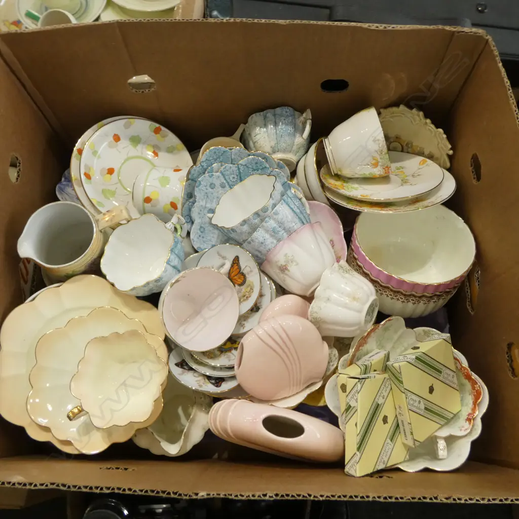 BOX LOT MIXED TEASETS CSPS DISHES ETC Image 1++