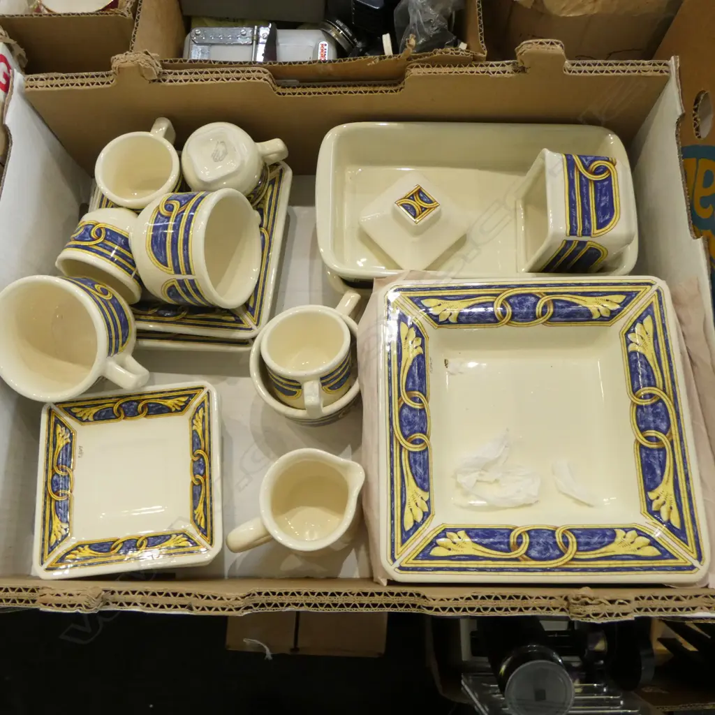 ITALIAN 'TIFFANY BOUTIQUE' PART DINNER SET Image 1++