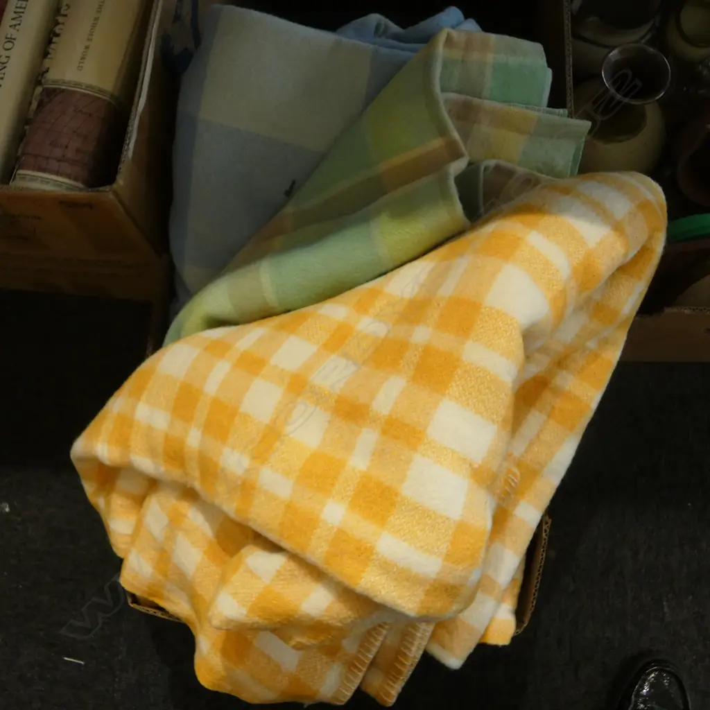 ASST. WOOLLEN BLANKETS  Image 1++