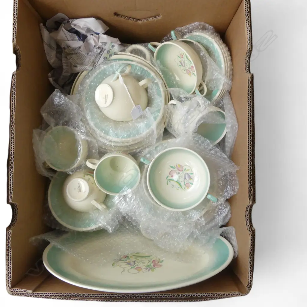 SUSIE COOPER DINNER SET Image 1++