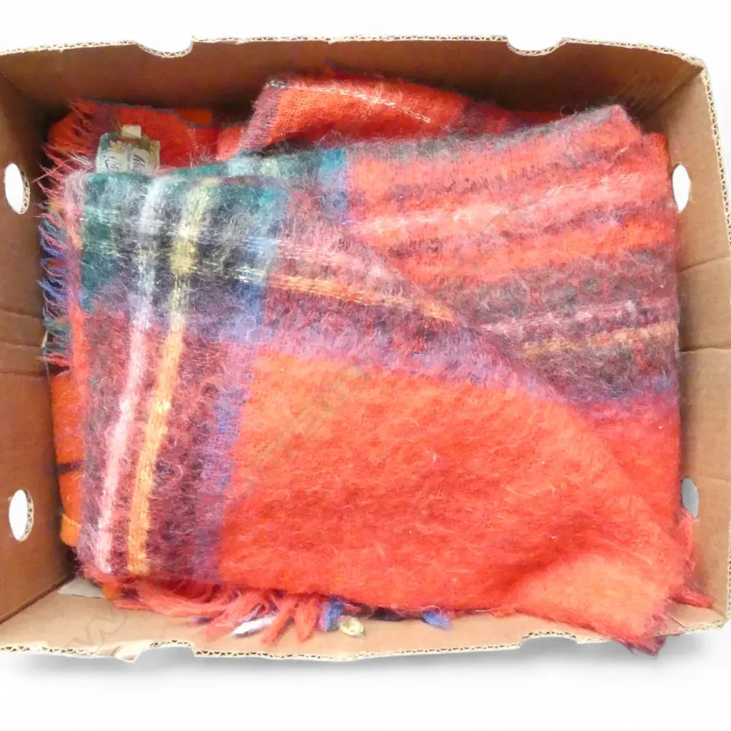 4 VINTAGE BLANKETS INCLUDING TRAVEL & MOHAIR Image 1++