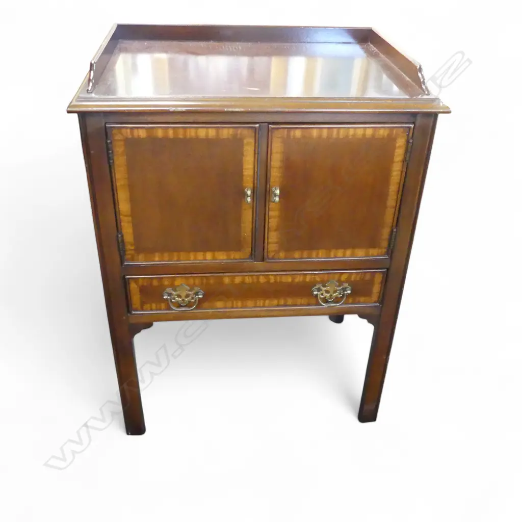 CABINET W.585mm Image 1++