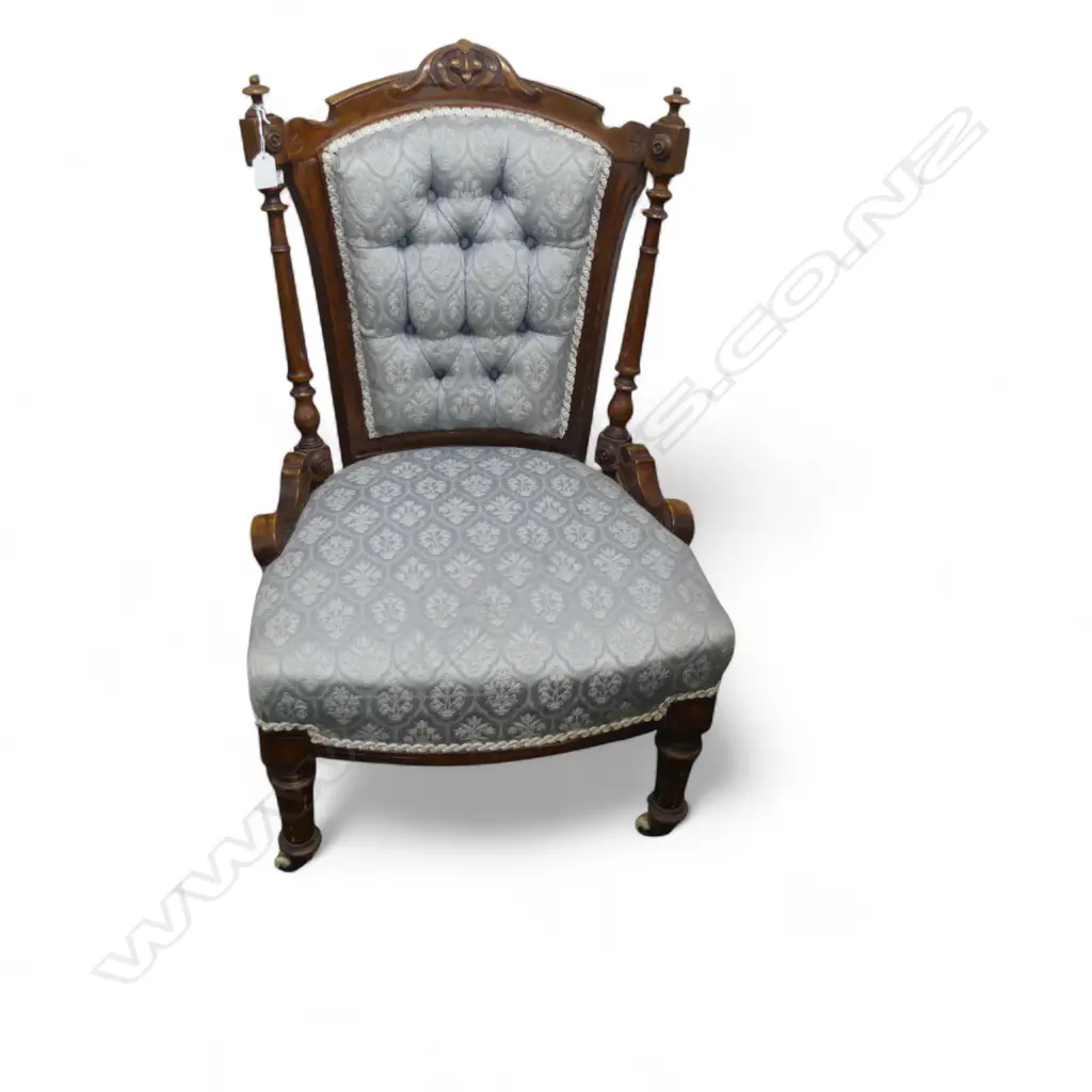 VICTORIAN CHAIR Image 1++