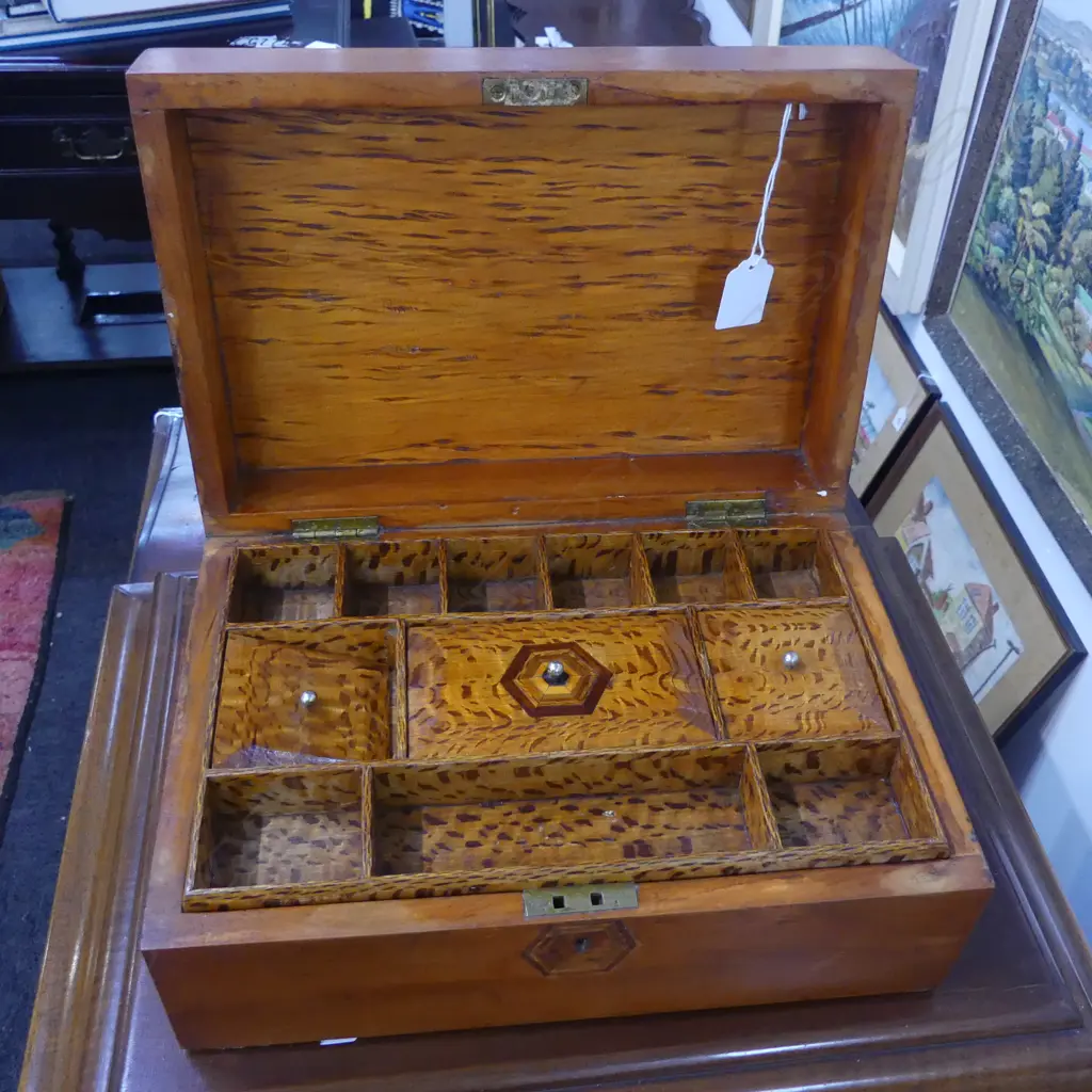 N.Z. TIMBER INLAID KAURI JEWELLERY BOX 305x210x130mm rewarewa interior tray Image 1++