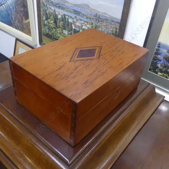 N.Z. TIMBER INLAID KAURI JEWELLERY BOX 305x210x130mm rewarewa interior tray