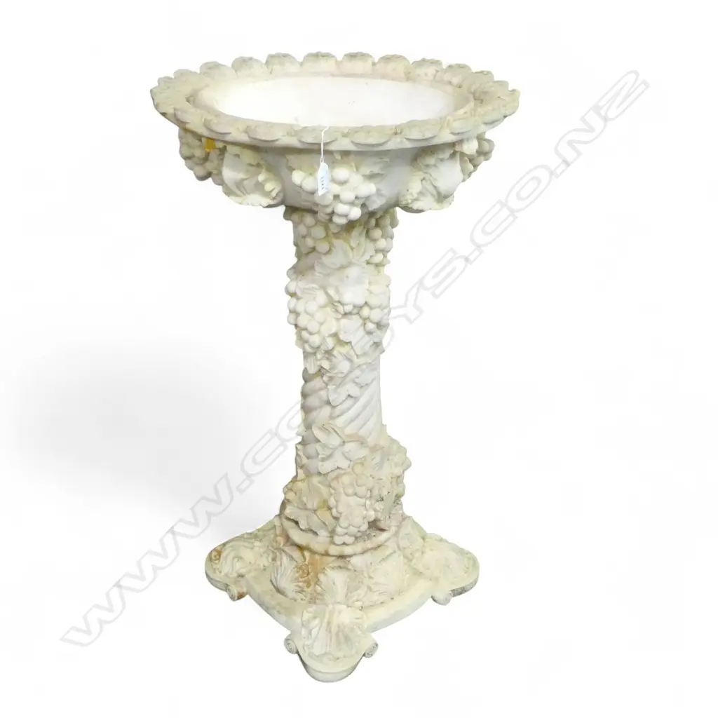 RESIN CLASSICAL COLUMN 'GRAPE VINE' FORM GARDEN BIRD BATH H.870mm Image 1++