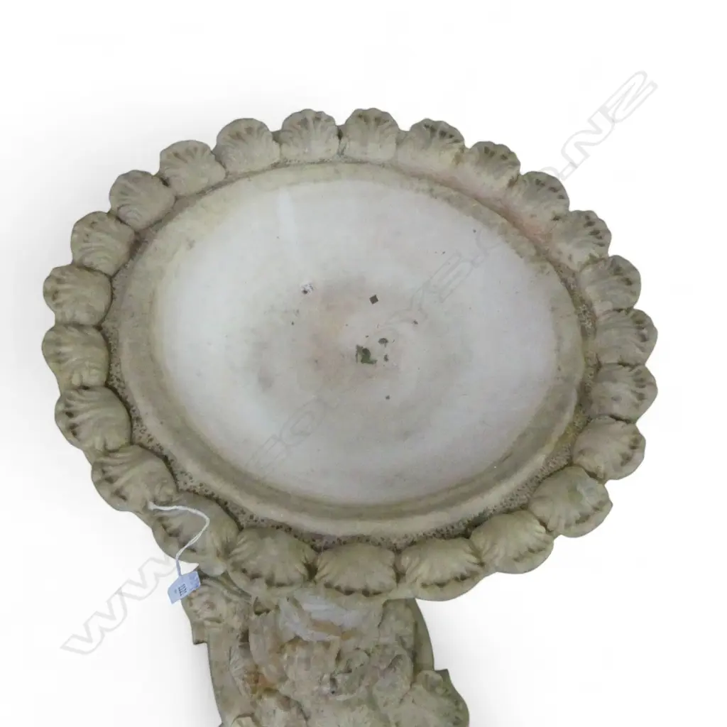 RESIN CLASSICAL COLUMN 'GRAPE VINE' FORM GARDEN BIRD BATH H.870mm Image 1++