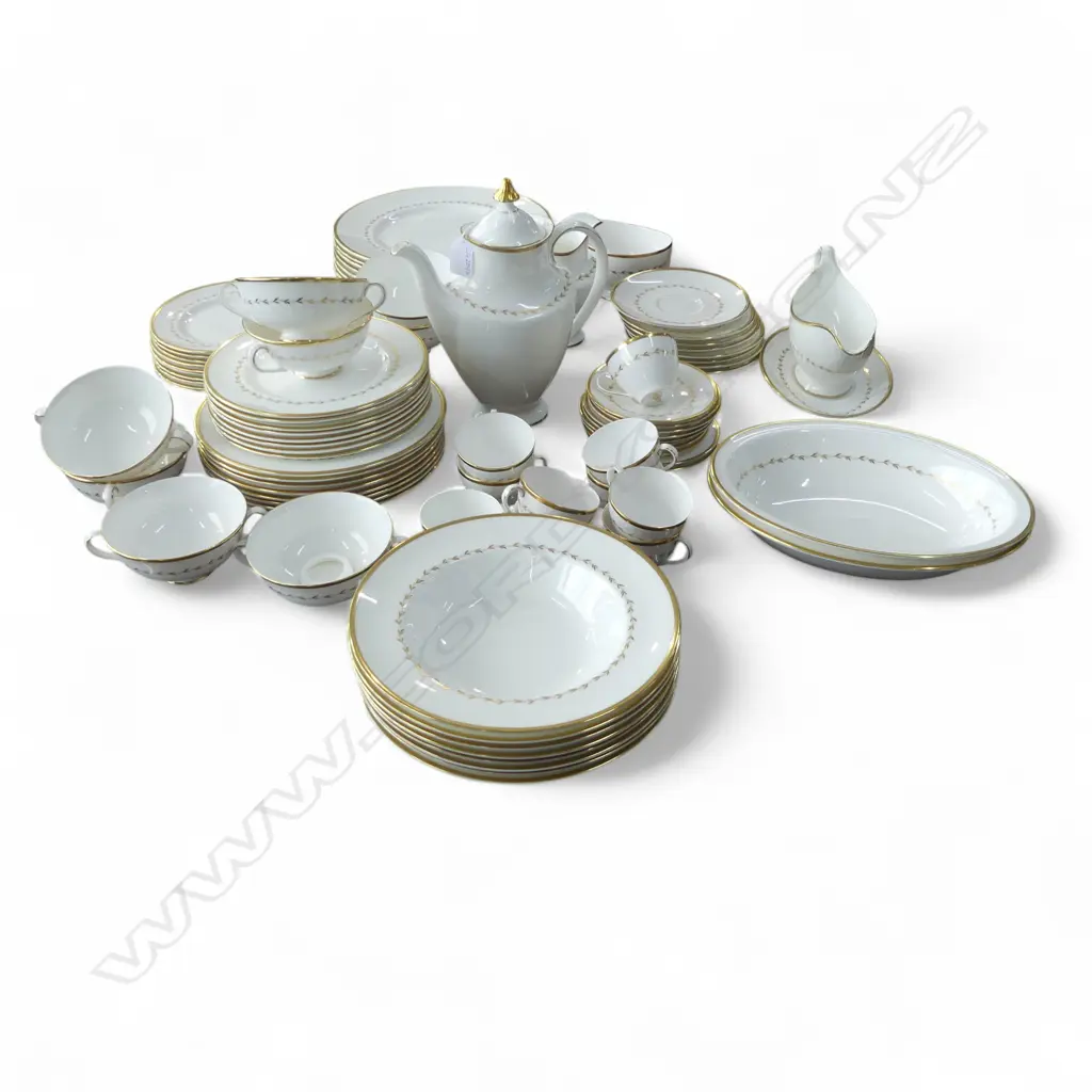 ROYAL DOULTON 'COVINGTON' PART DINNER SET Image 1++