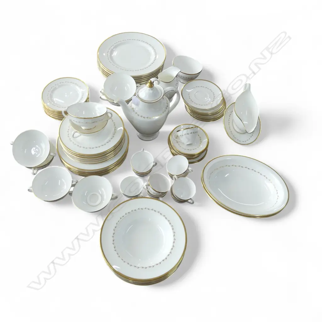ROYAL DOULTON 'COVINGTON' PART DINNER SET Image 1++