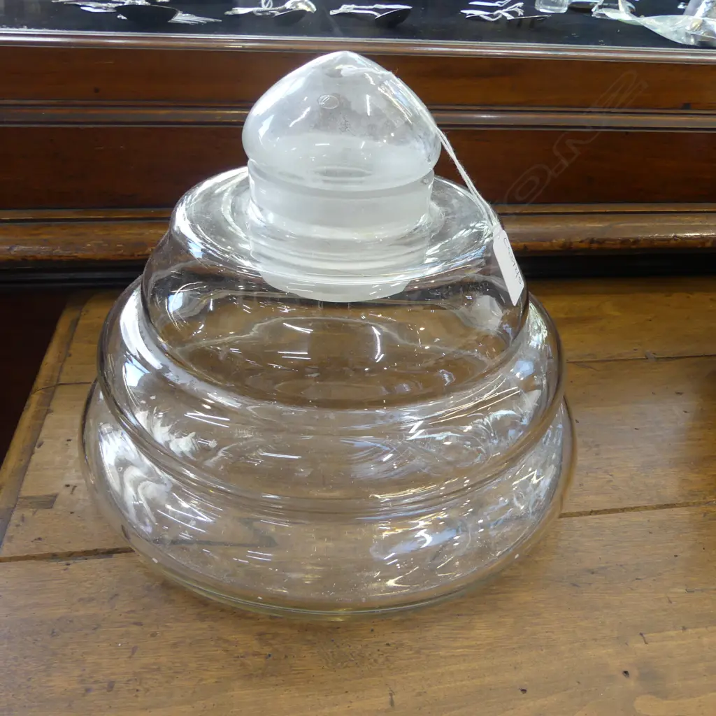 BEEHIVE SHAPE LIDDED GLASS CONTAINER H.200mm Image 1++
