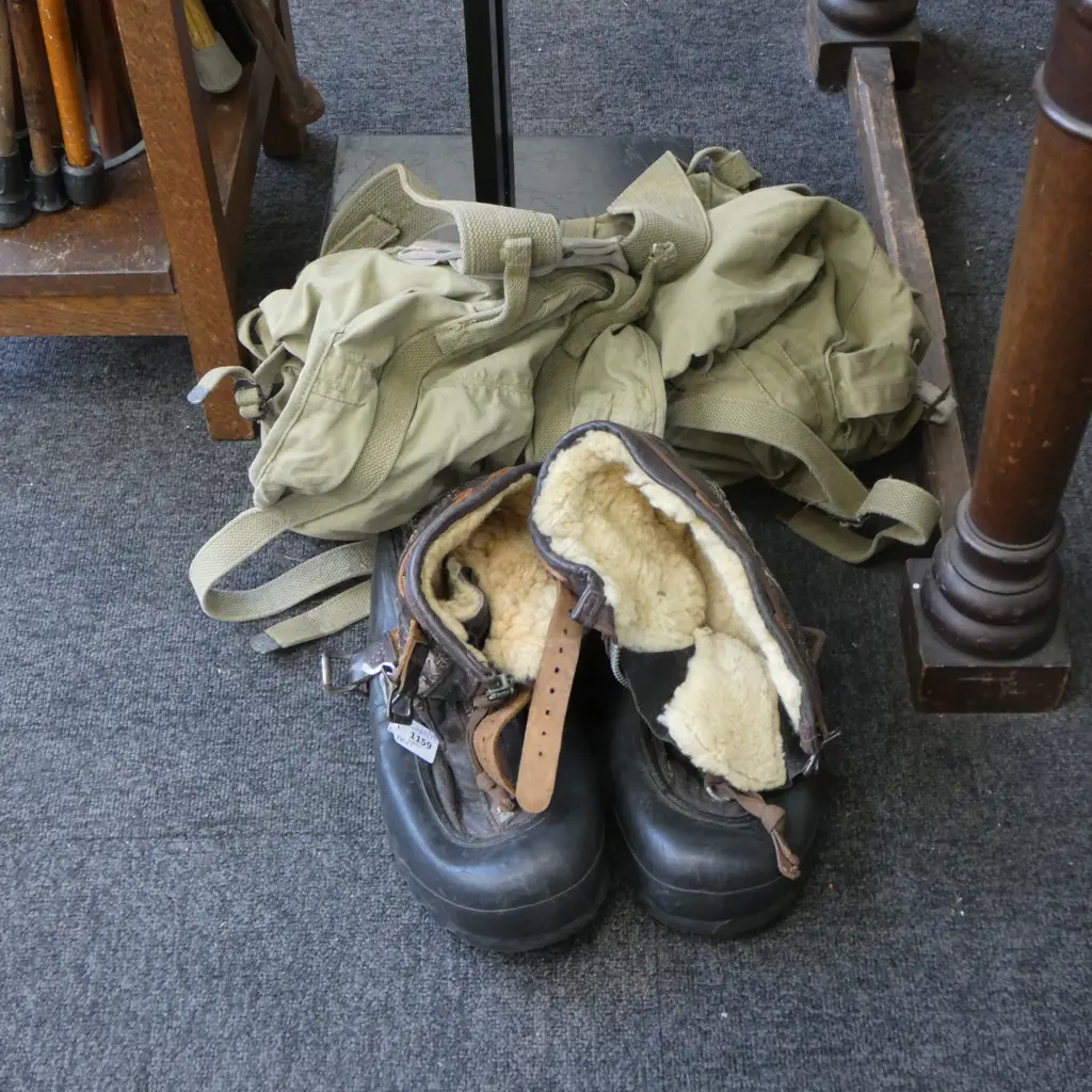CANVAS BAG + PR 'U.S. AIR FORCE' BOOTS Image 1++