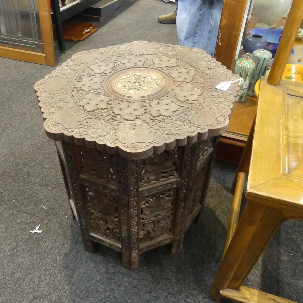 INDIAN CARVED TABLE 485mm dia H.480mm Image 1++