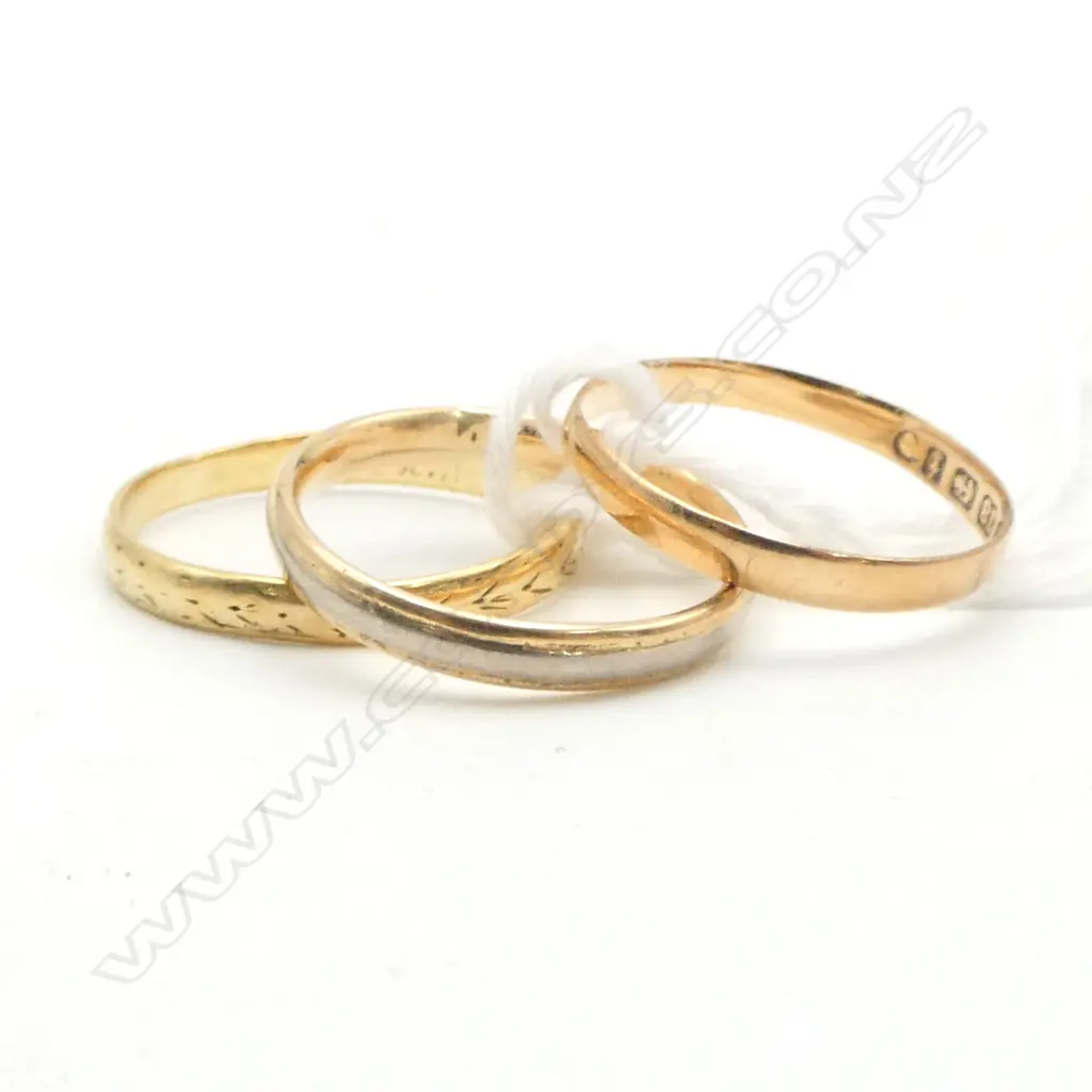 3 18CT WEDDERS, 4.6gms Image 1++