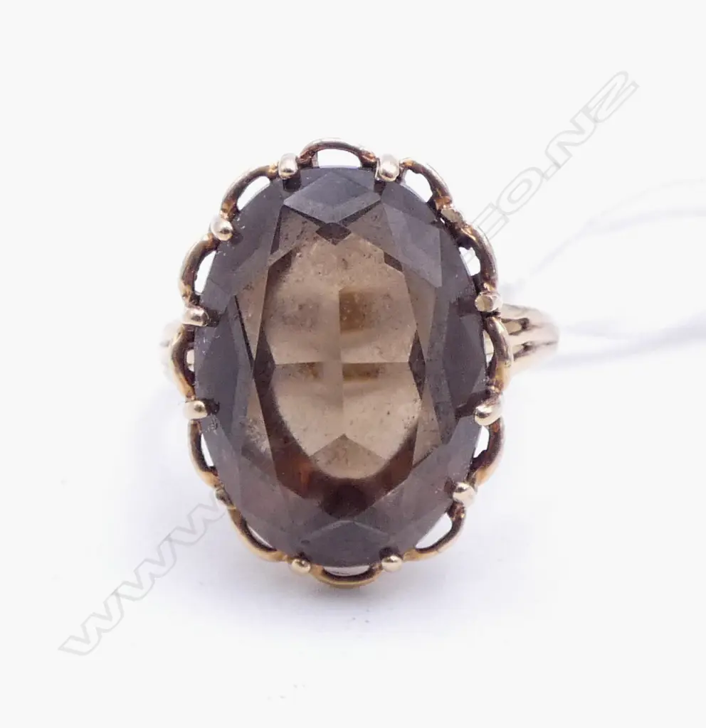 VINTAGE 9ct GOLD & LARGE SMOKEY QUARTZ RING 5.8gms SIZE Q Image 1++
