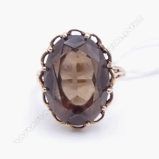 VINTAGE 9ct GOLD & LARGE SMOKEY QUARTZ RING 5.8gms SIZE Q