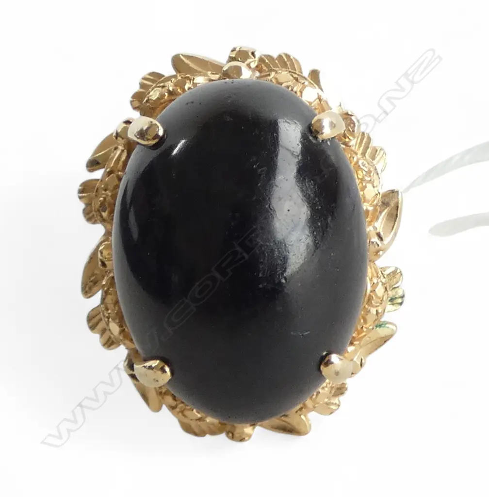 18CT GOLD RING  BLACK GEMSTONE CABOCHON 11.63gms SIZE N Image 1++