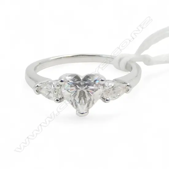 925 RING w. 1CT MOISSANITE + CERTIFICATE SIZE Q