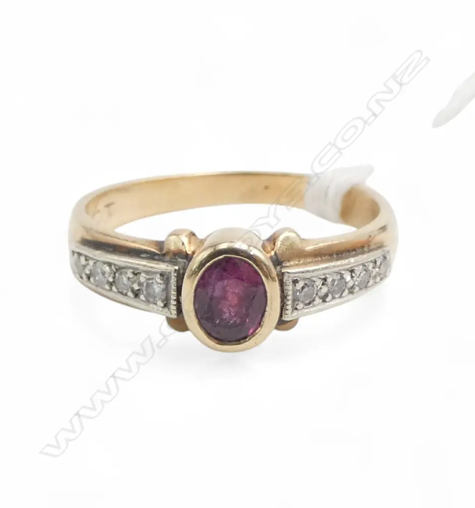 9CT GOLD RUBY AND DIAMOND RING 3gms SIZE N Image 1++